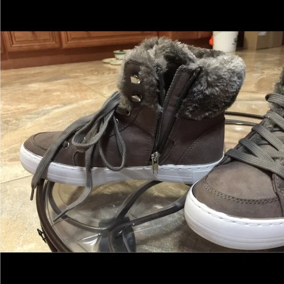 GBG Los Angeles sneakers by Guess NWOT - Picture 9 of 9